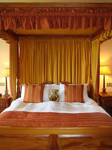 Mallyan Spout Hotel